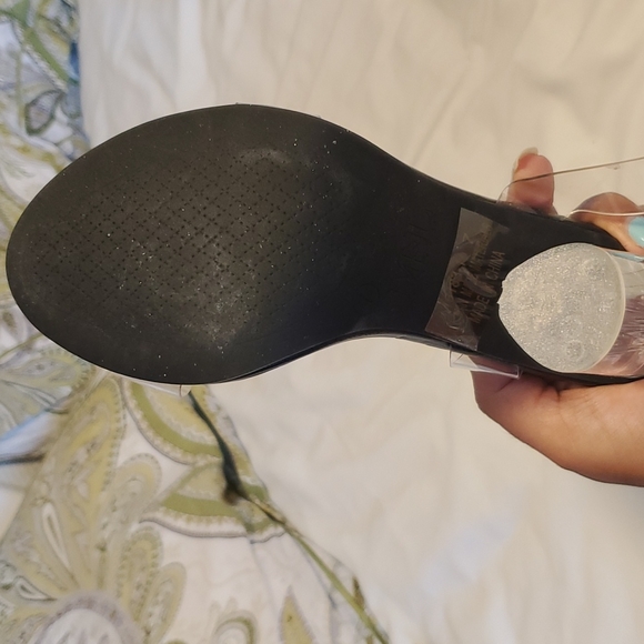 BRAND NEW Clear heels size 7 - Picture 4 of 4
